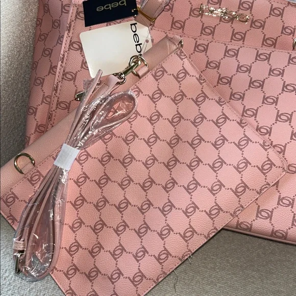 ⭐️NWT Bebe Tanya Monogram Tote w/Pouch⭐️